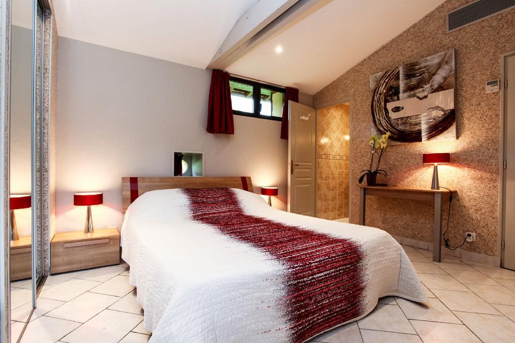 Chambres d'Hôtes Les Peyrouses Sarlat-la-Canéda Exterior foto